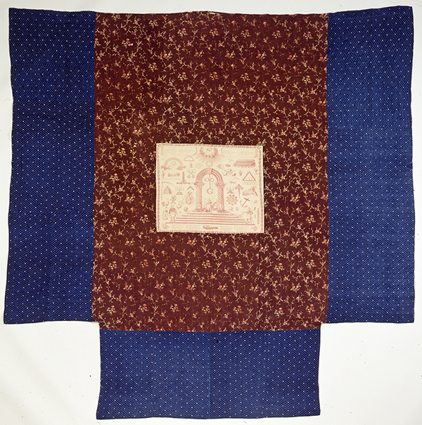 T-Shape Quilt, ca. 1817. Probably New England. Scottish Rite Masonic Museum & Library, Special Projects Fund, Supreme Council, 33⁰, Ancient Accepted Scottish Rite, Northern Masonic Jurisdiction, U.S.A., 2008.002.1. Photograph by David Bohl.